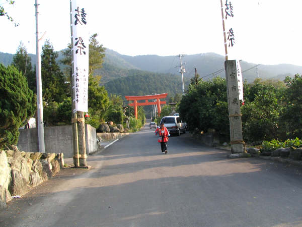 千足神社入口