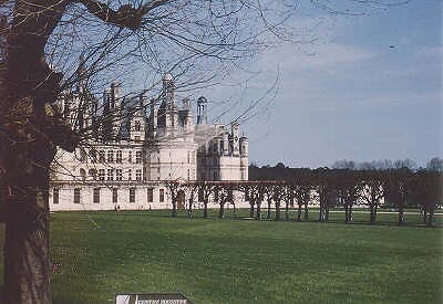 フランス・ロワール河の古城